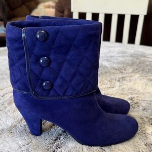 NWOT Aerosoles Women’s 8M Blue Quilted Cuff Ankle Boots Block Heel Leather Dress
